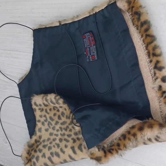 Vintage 90's Cheetah Faux Fur Backless Crop Tank ... Need We Say More ... - Picture 7 of 8